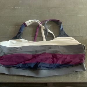 Lululemon sports bra